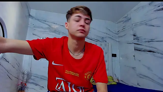 Ari and Storm online show from November 28, 2025, 3:34 pm