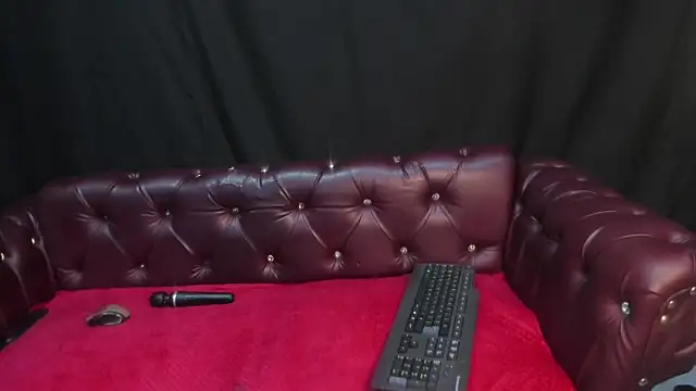 Snapshot of Scarlett_14_ chatting on October 1, 2025, 3:33 am Scarlett 14  online show from October 1, 2025, 3:33 am