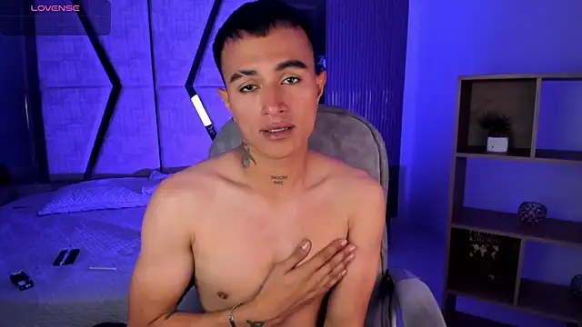 Snapshot of LiamDeep chatting on February 17, 2026, 8:17 pm LiamDeep online show from February 17, 2026, 8:17 pm