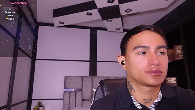 Snapshot of LiamDeep chatting on February 1, 2026, 6:06 pm LiamDeep online show from February 1, 2026, 6:06 pm