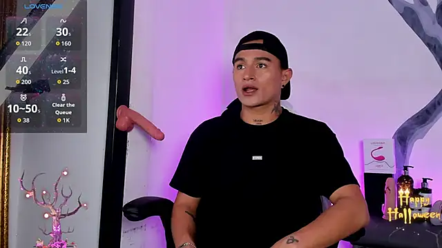 Snapshot of LiamDeep chatting on October 18, 2025, 8:33 pm LiamDeep online show from October 18, 2025, 8:33 pm