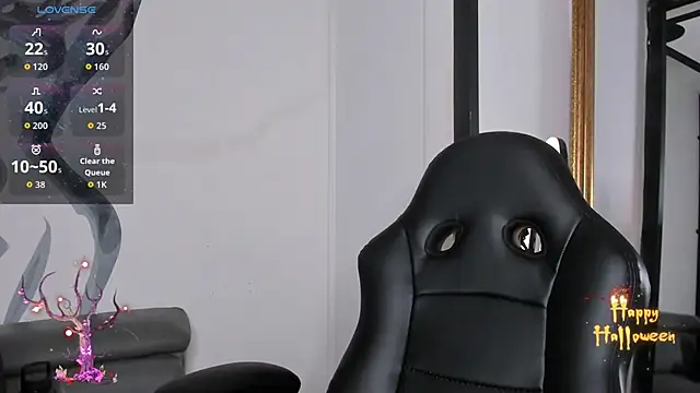 Snapshot of LiamDeep chatting on October 13, 2025, 8:43 pm LiamDeep online show from October 13, 2025, 8:43 pm