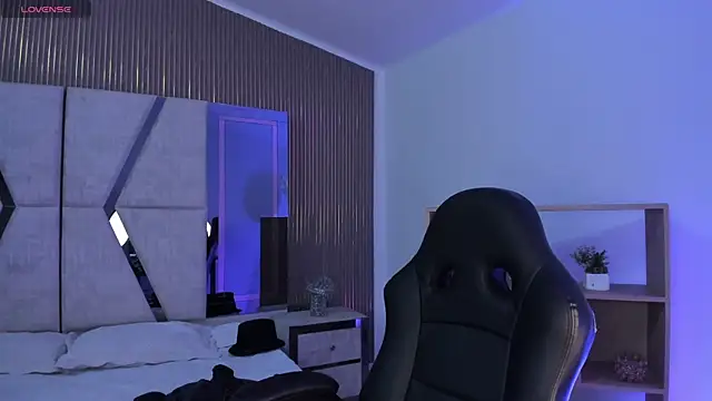 Snapshot of LiamDeep chatting on February 25, 2026, 8:19 pm LiamDeep online show from February 25, 2026, 8:19 pm