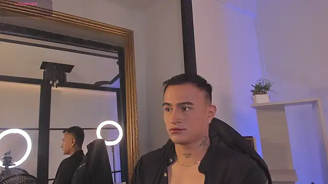 LiamDeep online show from December 5, 2025, 8:17 pm