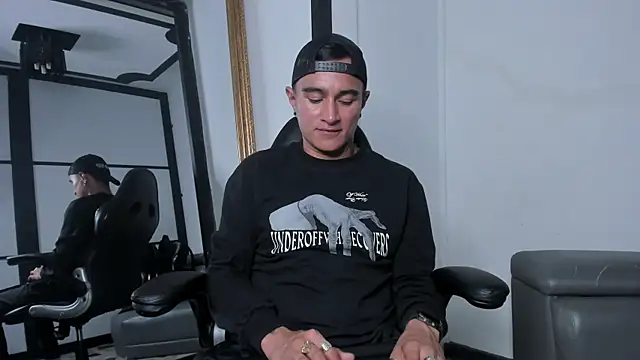 Snapshot of LiamDeep chatting on September 30, 2025, 4:51 am LiamDeep online show from September 30, 2025, 4:51 am