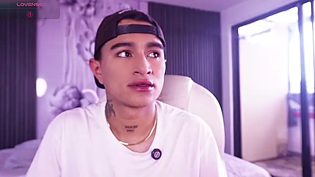 Snapshot of LiamDeep chatting on February 8, 2026, 8:39 pm LiamDeep online show from February 8, 2026, 8:39 pm