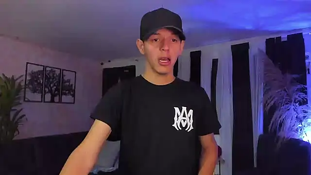 Snapshot of Marcus_and_Tony chatting on October 13, 2025, 2:24 am Marcus and Tony online show from October 13, 2025, 2:24 am