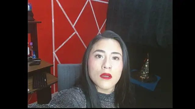 Snapshot of Emily_Slave28 chatting on October 23, 2025, 5:44 pm Emily Slave28 online show from October 23, 2025, 5:44 pm