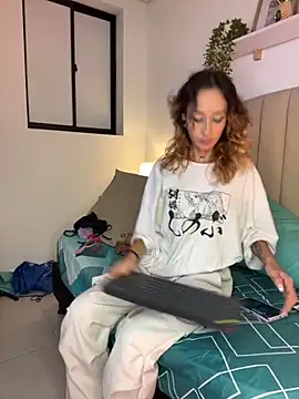 Snapshot of SunshineLizzy chatting on November 11, 2025, 11:27 am SunshineLizzy online show from November 11, 2025, 11:27 am