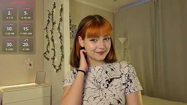 PurrrBerry online show from October 3, 2025, 3:52 am