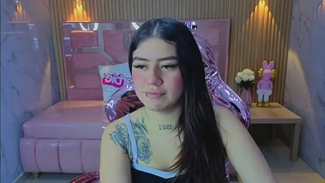 Snapshot of ivy_lodge_s chatting on October 29, 2025, 3:27 am ivy lodge s online show from October 29, 2025, 3:27 am