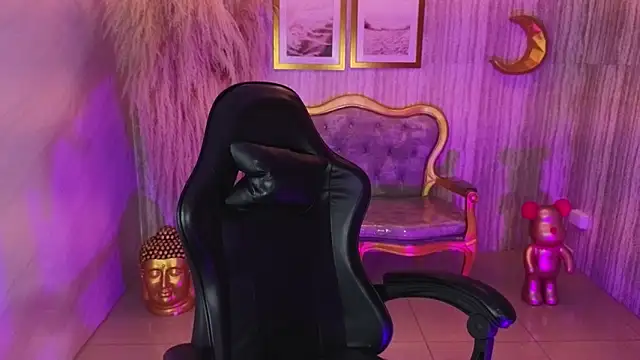 Snapshot of ivy_lodge_s chatting on September 19, 2025, 8:24 pm ivy lodge s online show from September 19, 2025, 8:24 pm