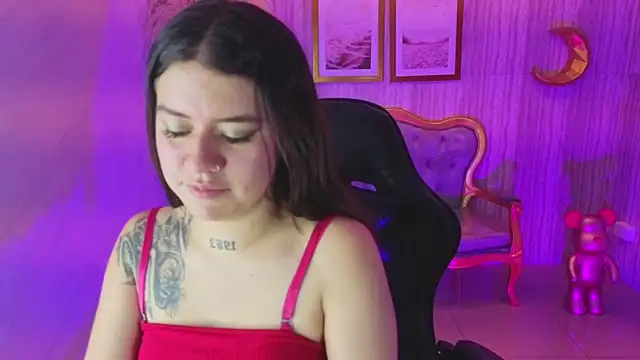 Snapshot of ivy_lodge_s chatting on October 3, 2025, 8:10 pm ivy lodge s online show from October 3, 2025, 8:10 pm