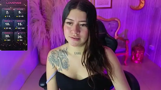 Snapshot of ivy_lodge_s chatting on October 14, 2025, 3:18 am ivy lodge s online show from October 14, 2025, 3:18 am