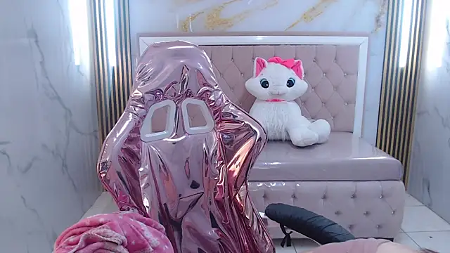 Snapshot of ivy_lodge_s chatting on November 1, 2025, 8:46 pm ivy lodge s online show from November 1, 2025, 8:46 pm