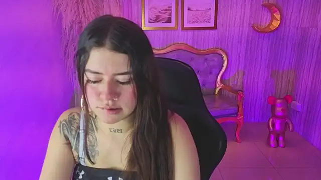 Snapshot of ivy_lodge_s chatting on October 2, 2025, 8:12 pm ivy lodge s online show from October 2, 2025, 8:12 pm