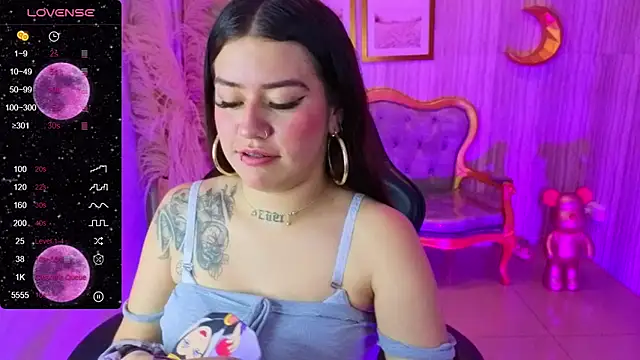 Snapshot of ivy_lodge_s chatting on October 24, 2025, 8:08 pm ivy lodge s online show from October 24, 2025, 8:08 pm