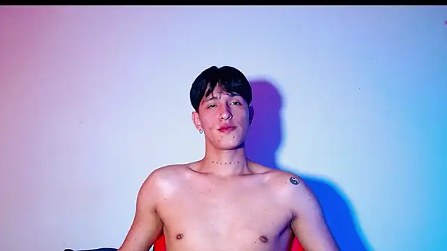 rowanbigboy23 online show from December 1, 2025, 4:41 pm