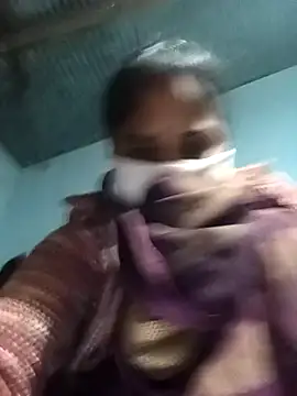 Sheema tyagi online show from November 14, 2025, 10:02 pm