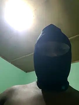 Snapshot of Mnach chatting on January 5, 2026, 7:28 pm Mnach online show from January 5, 2026, 7:28 pm