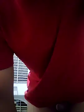 Snapshot of fitboy2107 chatting on October 31, 2025, 6:15 pm fitboy2107 online show from October 31, 2025, 6:15 pm