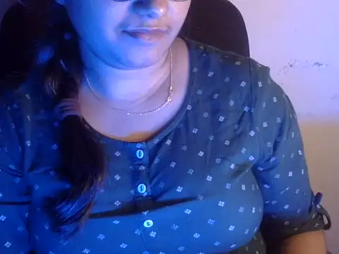 Aanya Hazel online show from September 27, 2025, 4:46 pm