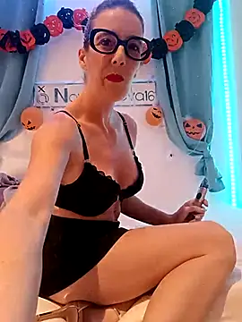 Snapshot of Naughtyeva16 chatting on October 9, 2025, 9:43 am Naughtyeva16 online show from October 9, 2025, 9:43 am