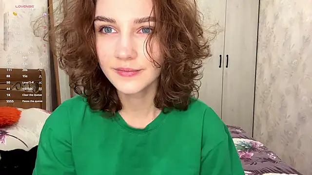 lady linaa online show from October 25, 2025, 6:08 pm