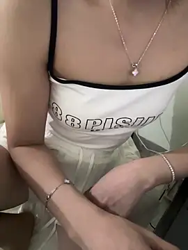 Snapshot of tran_my chatting on September 25, 2025, 7:03 am tran my online show from September 25, 2025, 7:03 am