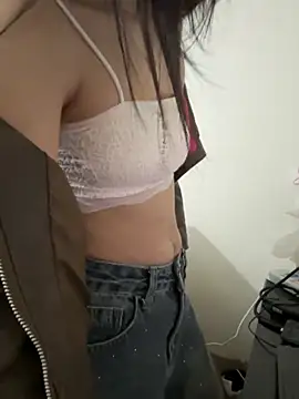 Snapshot of tran_my chatting on October 23, 2025, 6:45 am tran my online show from October 23, 2025, 6:45 am