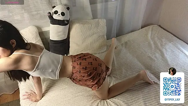 Snapshot of SakuraVelvet chatting on October 25, 2025, 5:57 pm SakuraVelvet online show from October 25, 2025, 5:57 pm