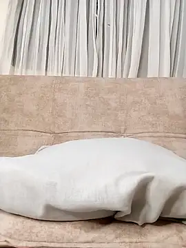 Snapshot of Marian_Zeller chatting on October 8, 2025, 9:11 am Marian Zeller online show from October 8, 2025, 9:11 am