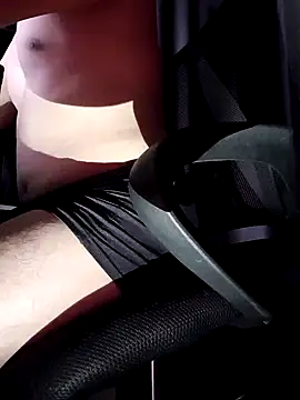 hotboydon2495 online show from September 16, 2025, 2:51 pm