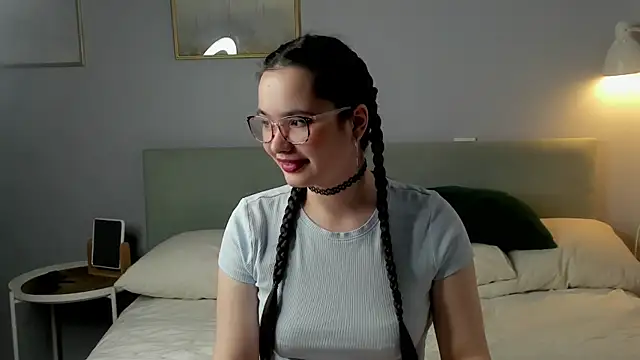 WildaBisom online show from November 1, 2025, 1:12 am