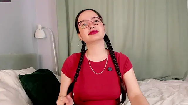 WildaBisom online show from October 3, 2025, 2:37 am