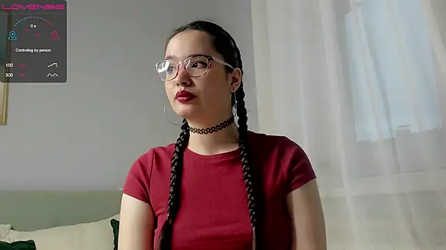 WildaBisom online show from October 31, 2025, 1:24 am