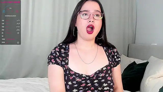 WildaBisom online show from September 28, 2025, 2:29 am