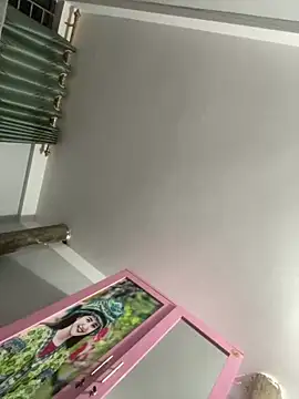 Pyy07 online show from November 20, 2025, 1:23 pm