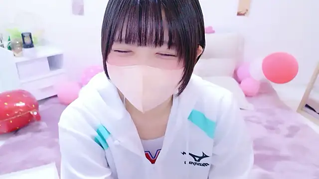 Hinata Sun online show from April 17, 2026, 12:08 pm