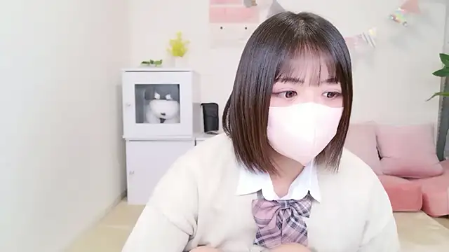 Hinata Sun online show from November 7, 2025, 9:03 am