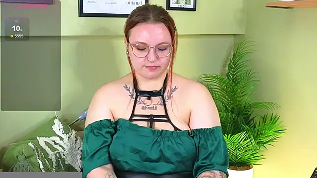 Snapshot of AlisaDream_ chatting on September 13, 2025, 3:01 pm AlisaDream online show from September 13, 2025, 3:01 pm