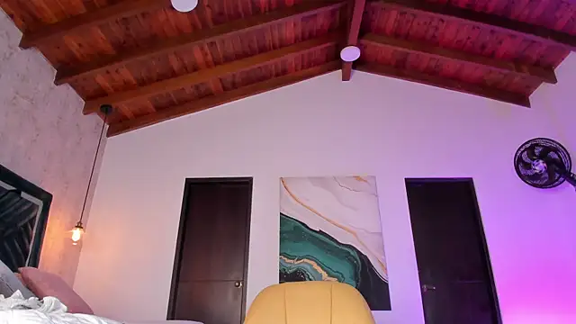 Snapshot of Sofi_Moreno chatting on October 1, 2025, 11:58 am Sofi Moreno online show from October 1, 2025, 11:58 am