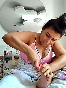 mia mancinii online show from April 2, 2026, 6:58 pm