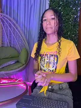Kiara Zahiri   online show from September 16, 2025, 11:00 am