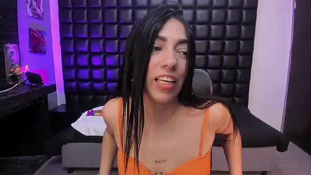 ashlyy sweet  online show from March 26, 2026, 3:32 pm