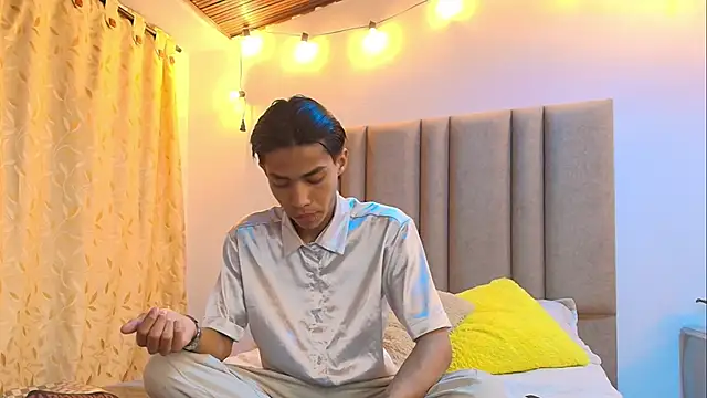 Snapshot of camilo_nom chatting on October 4, 2025, 4:14 am camilo nom online show from October 4, 2025, 4:14 am