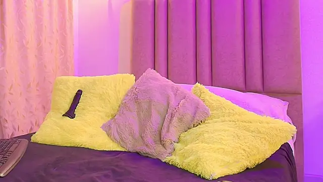 Snapshot of camilo_nom chatting on September 13, 2025, 4:23 am camilo nom online show from September 13, 2025, 4:23 am