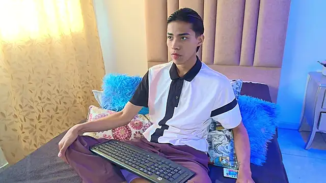 Snapshot of camilo_nom chatting on October 12, 2025, 1:01 pm camilo nom online show from October 12, 2025, 1:01 pm