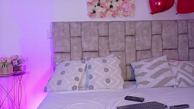 Snapshot of Kitty_Rose__ chatting on September 29, 2025, 12:00 pm Kitty Rose online show from September 29, 2025, 12:00 pm