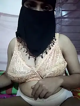 Snapshot of hezabi_queen07 chatting on September 25, 2025, 5:41 pm hezabi queen07 online show from September 25, 2025, 5:41 pm